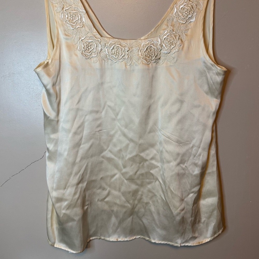 Vintage Saks Fifth 100% Silk Cream Tank Top Floral Embroidered Trim Womens XL - Picture 4 of 9